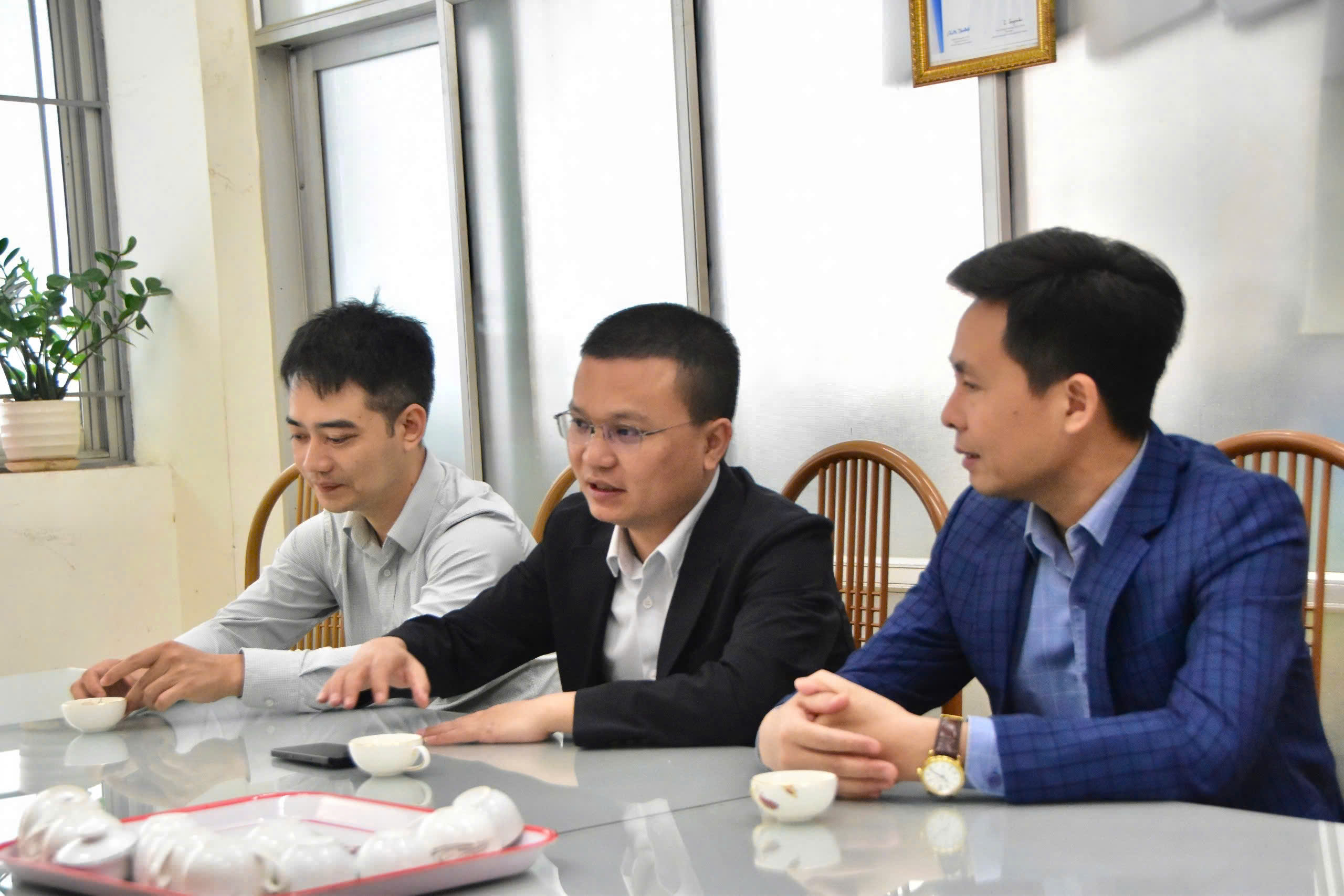 GDP Group Tặng Máy Đột Dập Cho Sinh Viên Khoa Cơ Khí Trường Đại Học GTVT